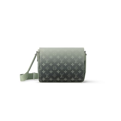 LOUIS VUITTON SAC DISTRICT PM M11593 (26*20*7cm)